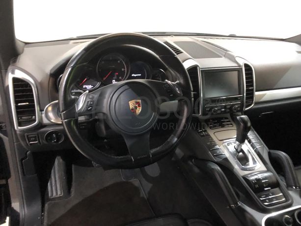 Porsche Cayenne 3.0 D · Ano 2012