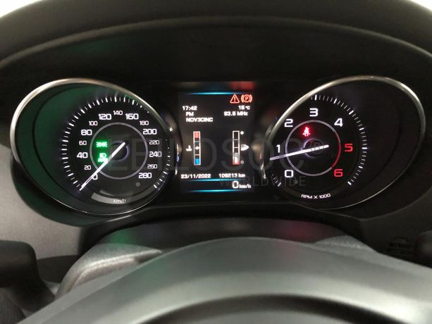 Jaguar XE 2.0 · Ano 2016