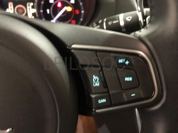 Jaguar XE 2.0 · Ano 2016