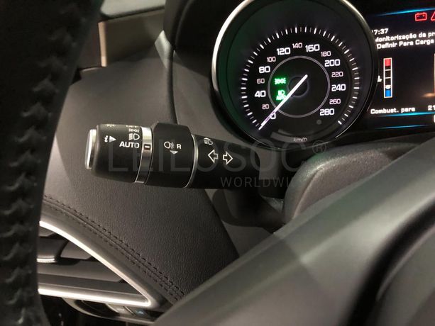 Jaguar XE 2.0 · Ano 2016