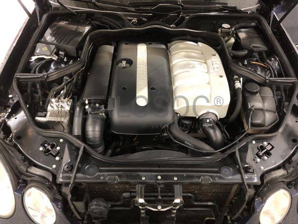 Mercedes-Benz E 270 · Ano 2002