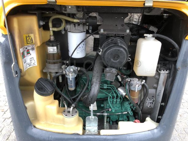 Mini Giratória Rastos Volvo EC15D