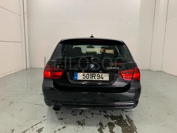 BMW 320D Touring Navigation Sport · Ano 2010