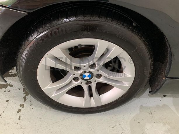 BMW 320D Touring Navigation Sport · Ano 2010