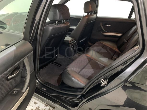 BMW 320D Touring Navigation Sport · Ano 2010