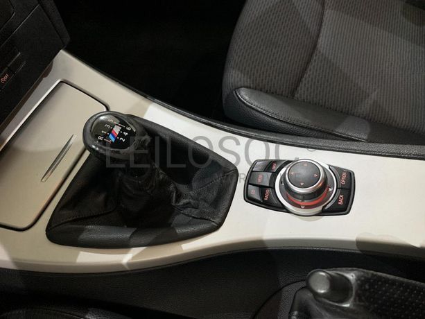 BMW 320D Touring Navigation Sport · Ano 2010