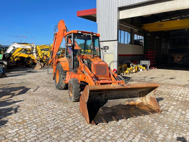 Retroescavadora New Holland FB100