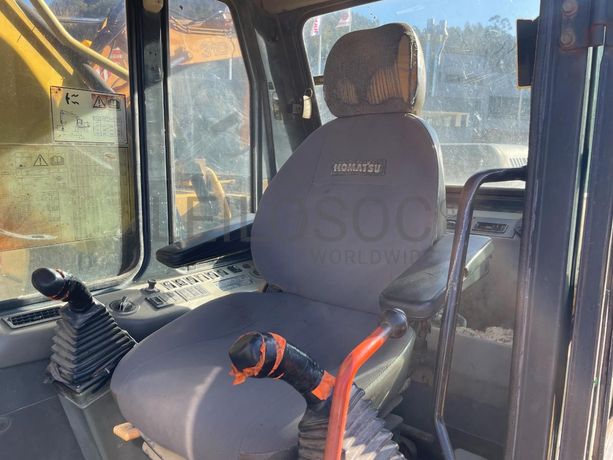 Escavadora Rastos Komatsu PC 240 LC-6K