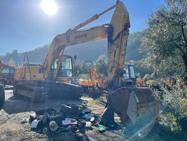 Escavadora Rastos Komatsu PC 240 LC-6K