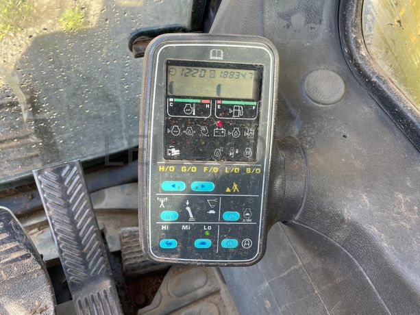 Escavadora Rastos Komatsu PC 240 LC-6K