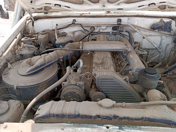 Toyota Land Cruiser ·