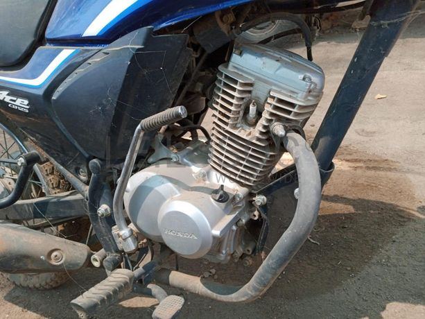 Honda ACE-CB-125 ·