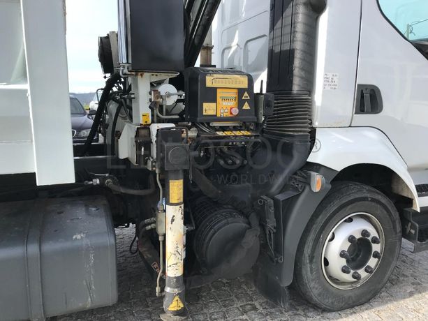 Renault 280DXI · Grua Fassi