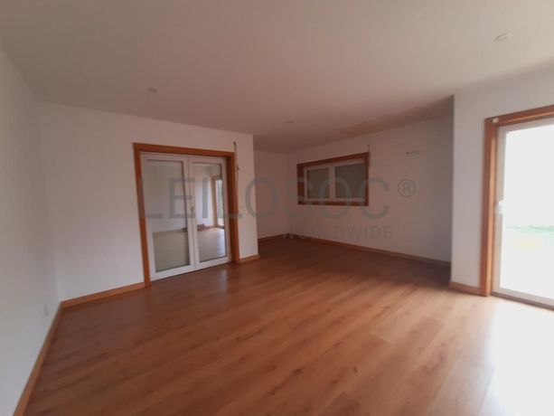 Moradia V5 com Anexo e Logradouro · Chaves