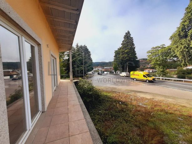 Moradia V5 com Anexo e Logradouro · Chaves