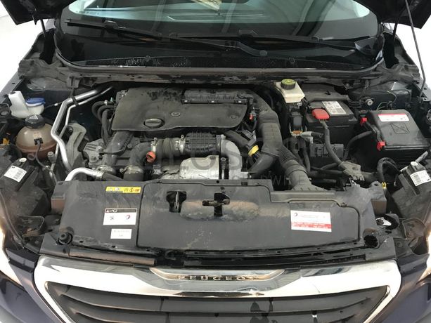 Peugeot 308 1.6 Blue HDI · Ano 2015