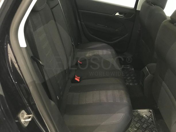 Peugeot 308 1.6 Blue HDI · Ano 2015