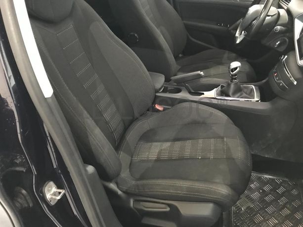 Peugeot 308 1.6 Blue HDI · Ano 2015