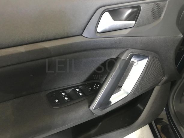 Peugeot 308 1.6 Blue HDI · Ano 2015