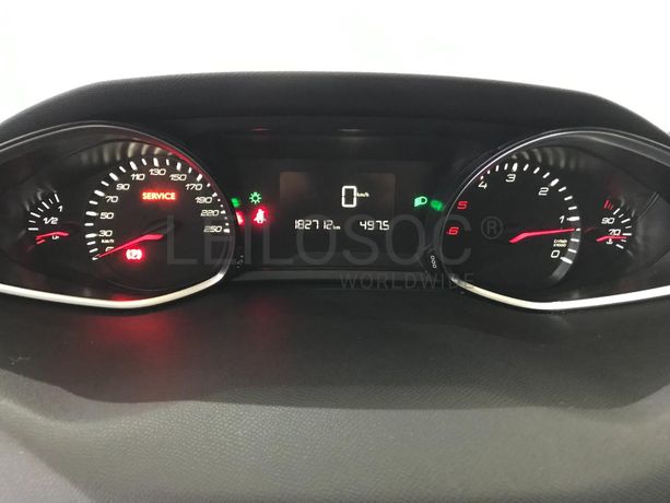 Peugeot 308 1.6 Blue HDI · Ano 2015
