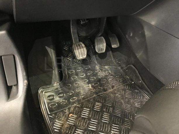 Peugeot 308 1.6 Blue HDI · Ano 2015