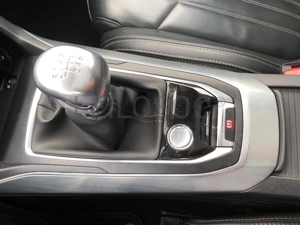 Peugeot 308 · Ano 2015