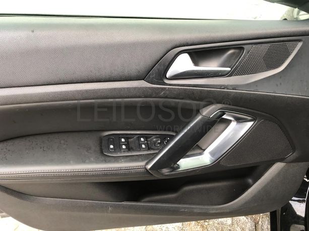 Peugeot 308 · Ano 2015