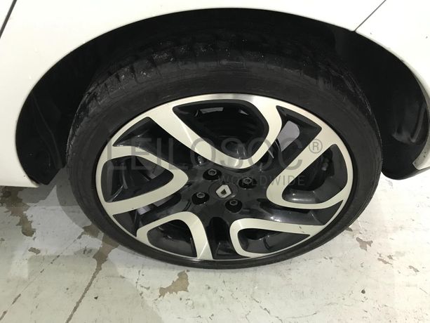 Renault Clio 1.5 DCI · Ano 2016