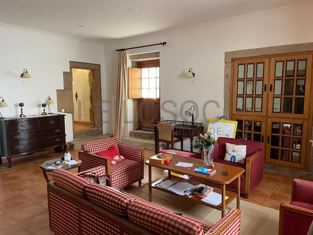 Moradia V6 · Almeida, Guarda