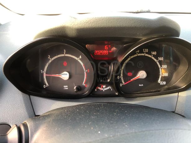 Ford Fiesta 1.4 TDCi · Ano 2010