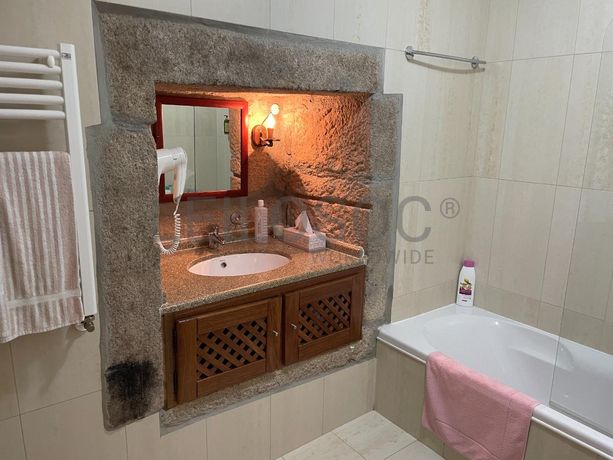 Moradia V6 · Almeida, Guarda