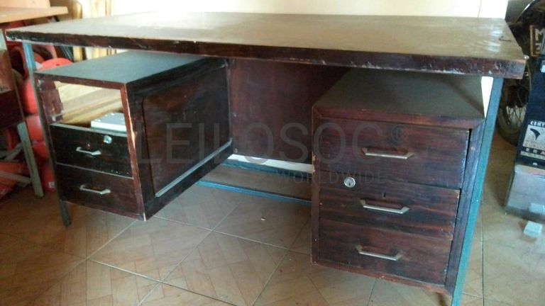 Mobiliário de escritório ·