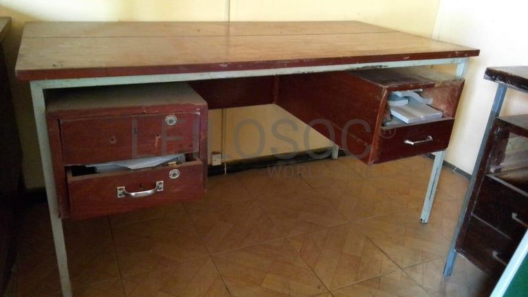 Mobiliário de escritório ·