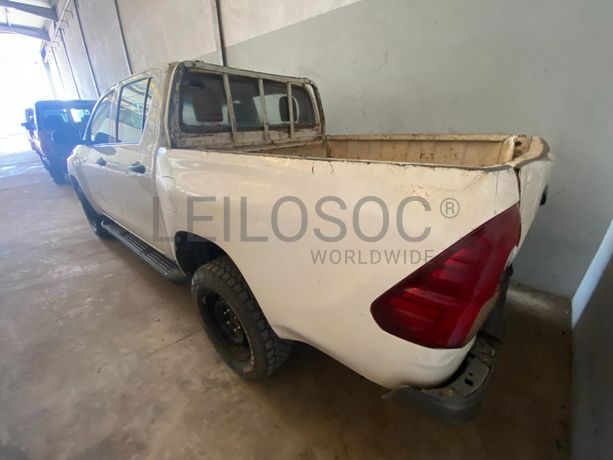 Toyota HILUX (4x4) ·