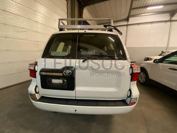 Veículo Toyota Land Cruiser ·