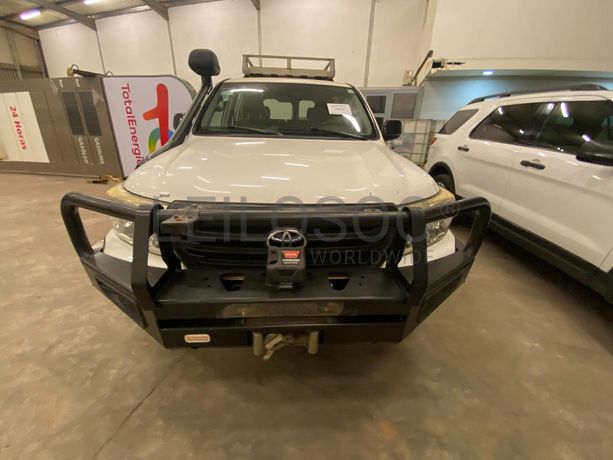 Veículo Toyota Land Cruiser ·