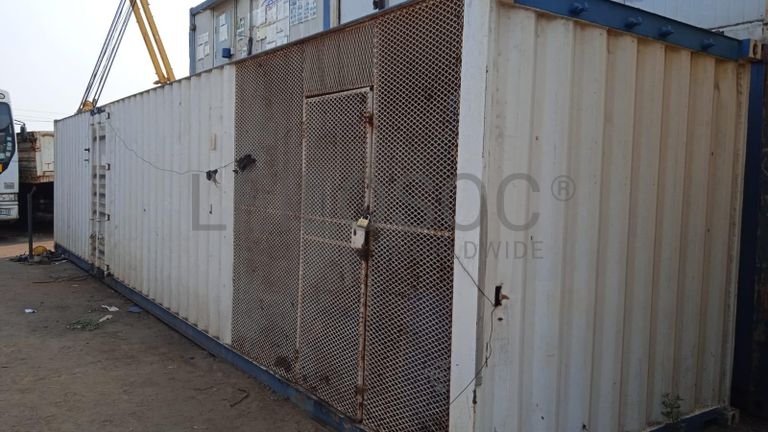 Furadeira + Compressor de Ar "Atlas Copco". + Diversos + Máquina multifuncional + Guinchos + Macaco hidráulico + Diversos + Diversos + Diversos + Diversos + Grampo + Diversos + Diversos + Diversos + Diversos + Tambores 400L de óleo hidráulico. + Bombas de abastecimento de óleo hidráulico + Compressor de Ar + Diversos + Tubos de mangueira + Diversos + Botijão de gás 50L + Diversos + Diversos + Contentor de 40P ·