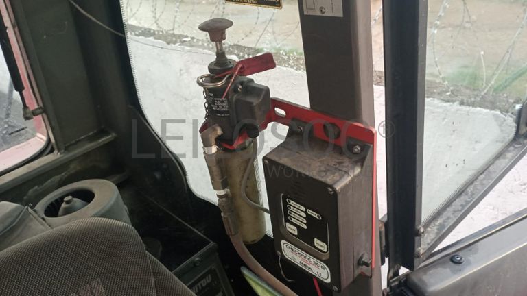 Empilhador Telescópico MANITOU MHT 10210 ·