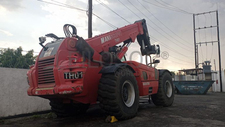 Empilhador Telescópico MANITOU MHT 10210 ·