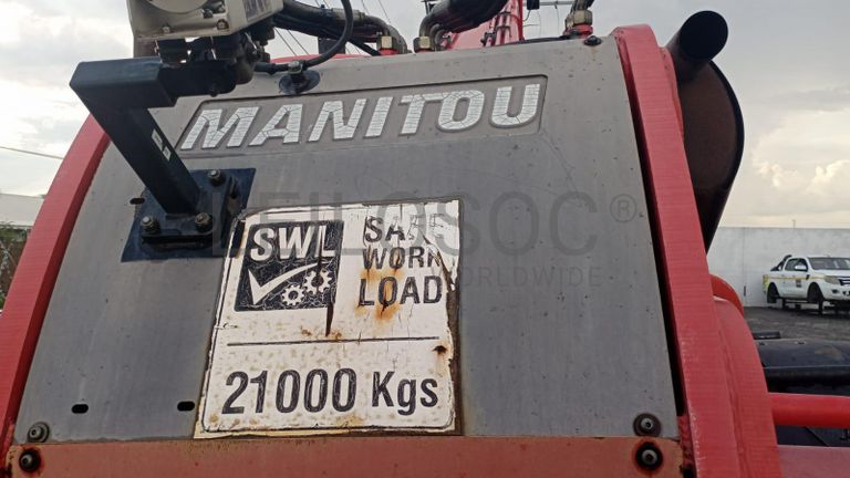 Empilhador Telescópico MANITOU MHT 10210 ·