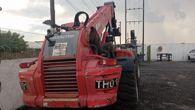 Empilhador Telescópico MANITOU MHT 10210 ·