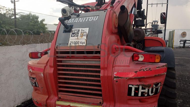 Empilhador Telescópico MANITOU MHT 10210 ·