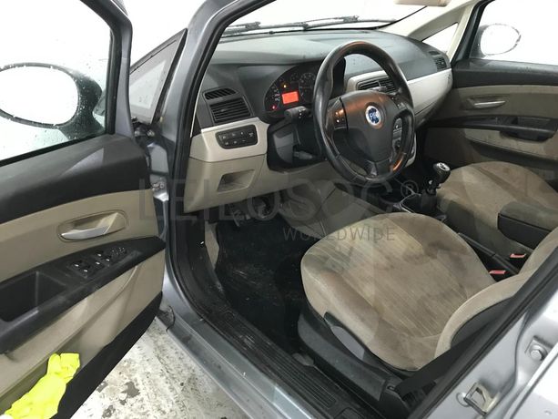 Fiat Punto 1.3D · Ano 2006