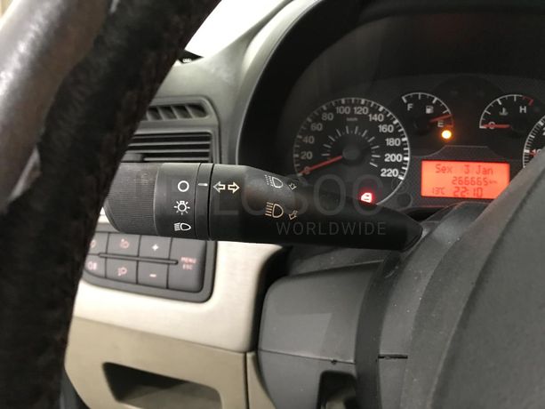 Fiat Punto 1.3D · Ano 2006