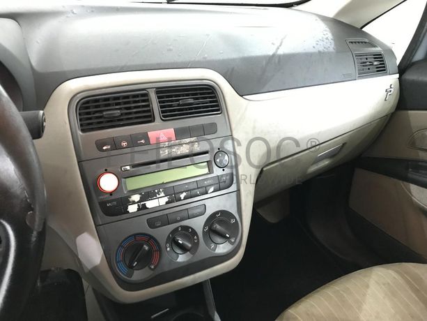 Fiat Punto 1.3D · Ano 2006
