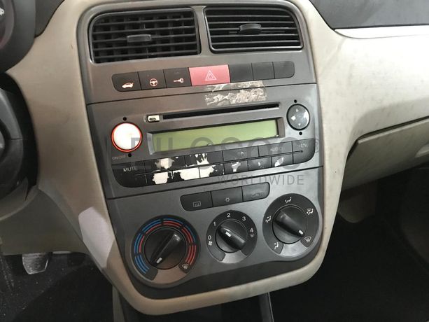 Fiat Punto 1.3D · Ano 2006
