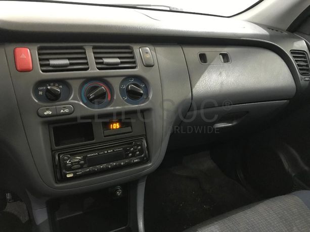 Honda HR-V 1.6 16v · Ano 1999