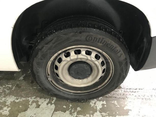 Peugeot Partner · Ano 2021