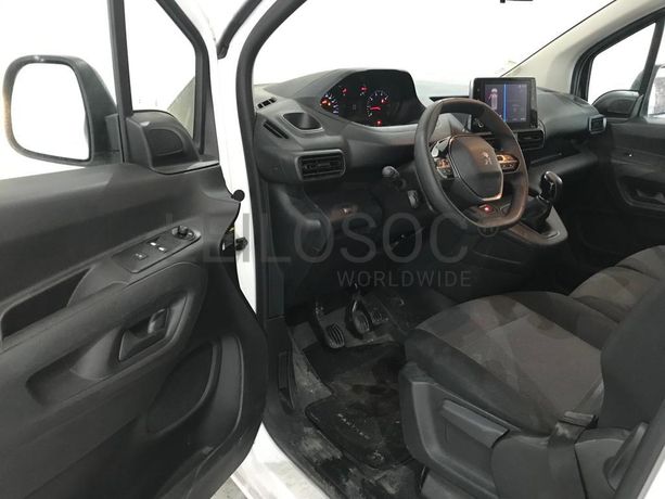 Peugeot Partner · Ano 2021