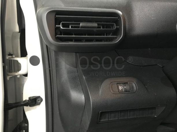 Peugeot Partner · Ano 2021